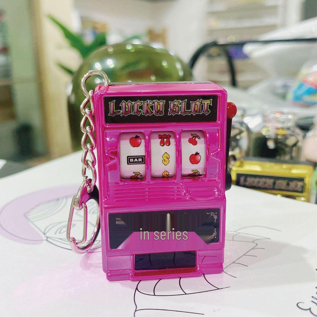 Creatieve Capybara Fruit Loterij Sleutelhanger Speelgoed: Mini Sieraden Model Spel