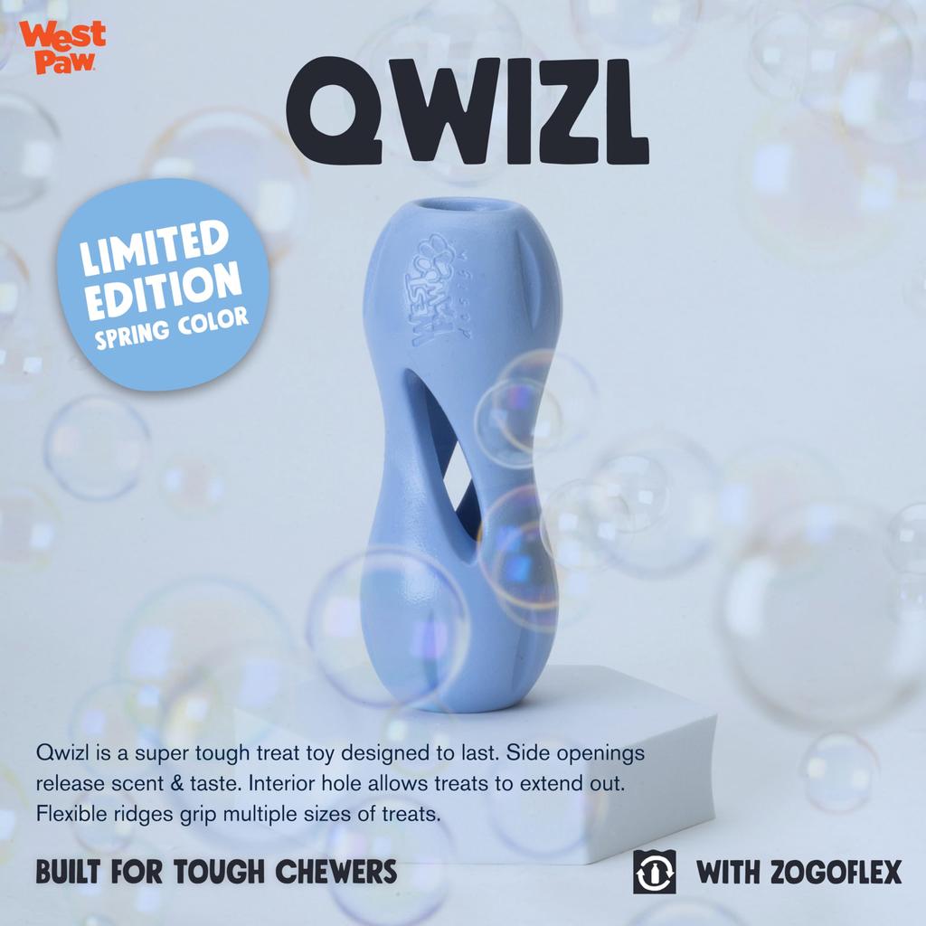 West Paw Zogoflex Quizle, ein langlebiges und unzerbrechliches Hundespielzeug mit Leckerlis und pädagogischen Funktionen. [Limitierte Edition Immergrün (blau) Größe Klein]