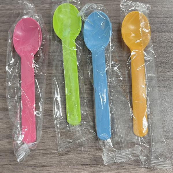 Ice Cream Maker Cups with Lids Reusable Can Store Ice Cream Pints Containers with Sealing Easy To Clean Ice Cream Storage Box