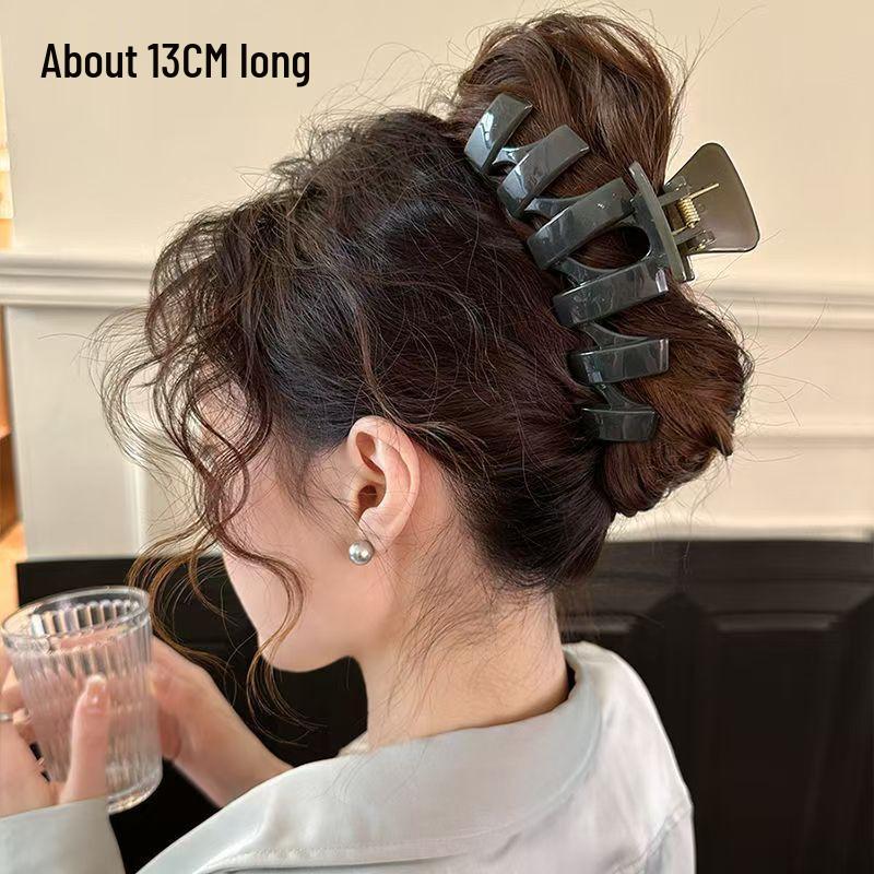 Großer französischer Retro-Klammer-Haarclip für elegante Damenfrisuren.