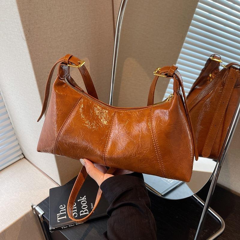 Retro bag women's large-capacity new autumn and winter niche messenger bag casual one-shoulder underarm dumpling bag