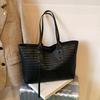 Luxury Woven Handbag For Women Large Capacity Top Handle Tote Bag Simple Casual Shoulder Bag New Vacation Commuter Underarm Bag