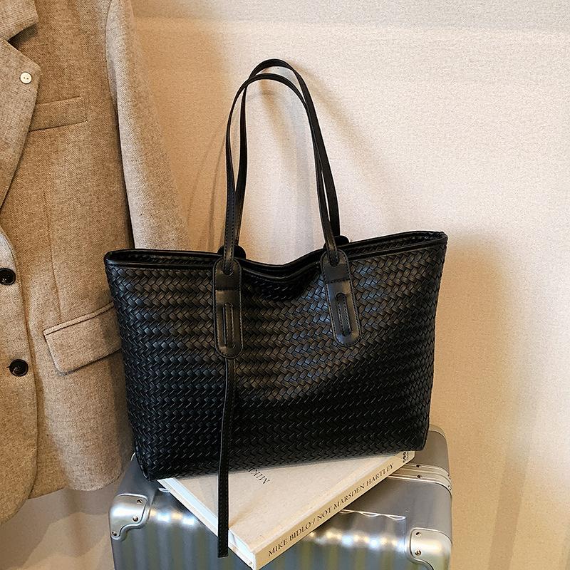 

Luxury Woven Handbag For Women Large Capacity Top Handle Tote Bag Simple Casual Shoulder Bag New Vacation Commuter Underarm Bag 45x8.5x30cm чёрный