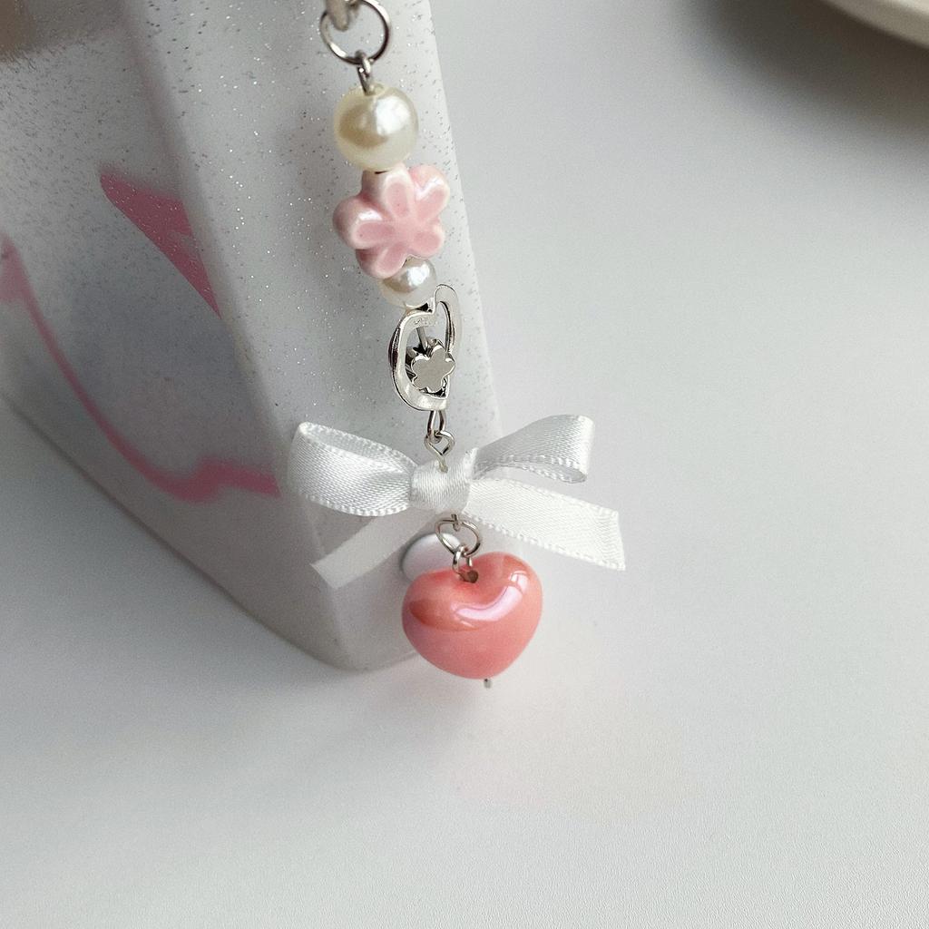 Handmade Heart Pendant Keychain Exquisite Bowknot Beaded Phone Chain Flower Charm Phone Lanyard Women Bag Accessory