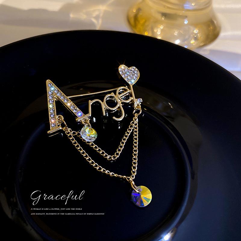 Dongdaemun Fashion Angel Letter Tassel Brooch: Trendy Chest Chain Accessory