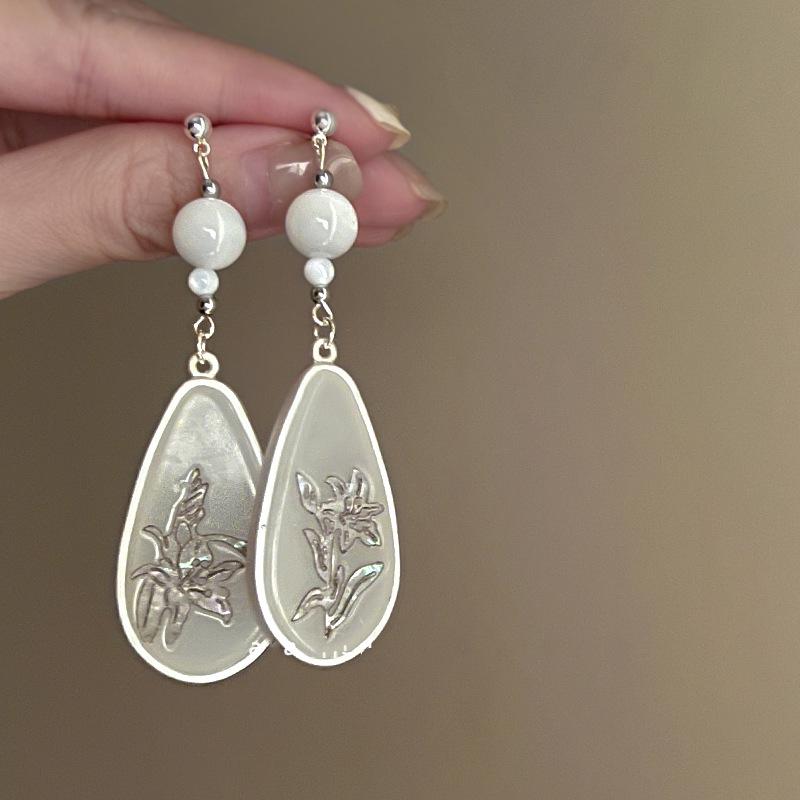

Orchid Resin Silver Needle Dangle Earrings - Minimalist, High-End, Luxurious Style
