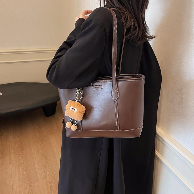 

Ретро сумка большой вместимости женская 2025 осень и зима новая сумка через плечо модная и универсальная сумка-тоут для работы 36*11*25