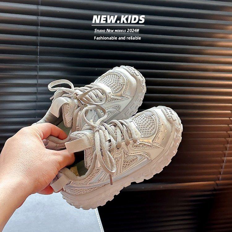 

Children s fried street tire sole mesh breathable sneakers 2025 spring and autumn new boys and girls lightweight running shoes 37 серебряный