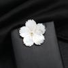 Natural freshwater white butterfly shell flower brooch, high-end sense of elegance and exquisite temperament pin, high-end suit corsage woman
