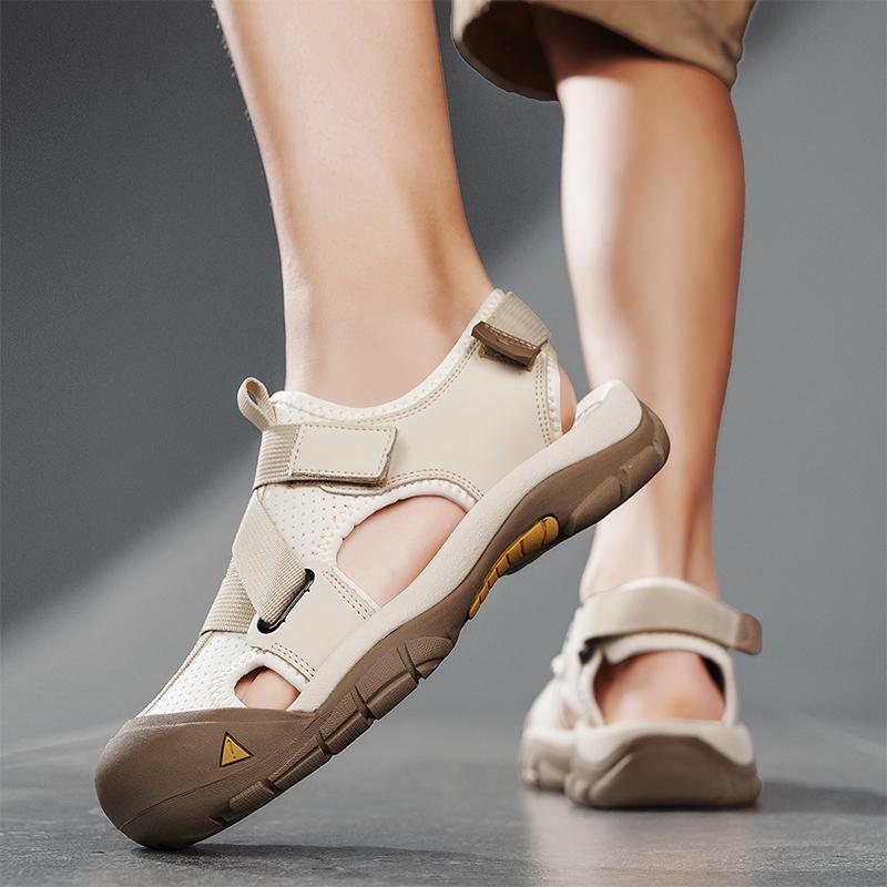 Summer Men Sandals Handmade Leather Hiking Outdoor Beach Shoes Fashion and Casual Sandals Men's Summer Shoes Sandals
