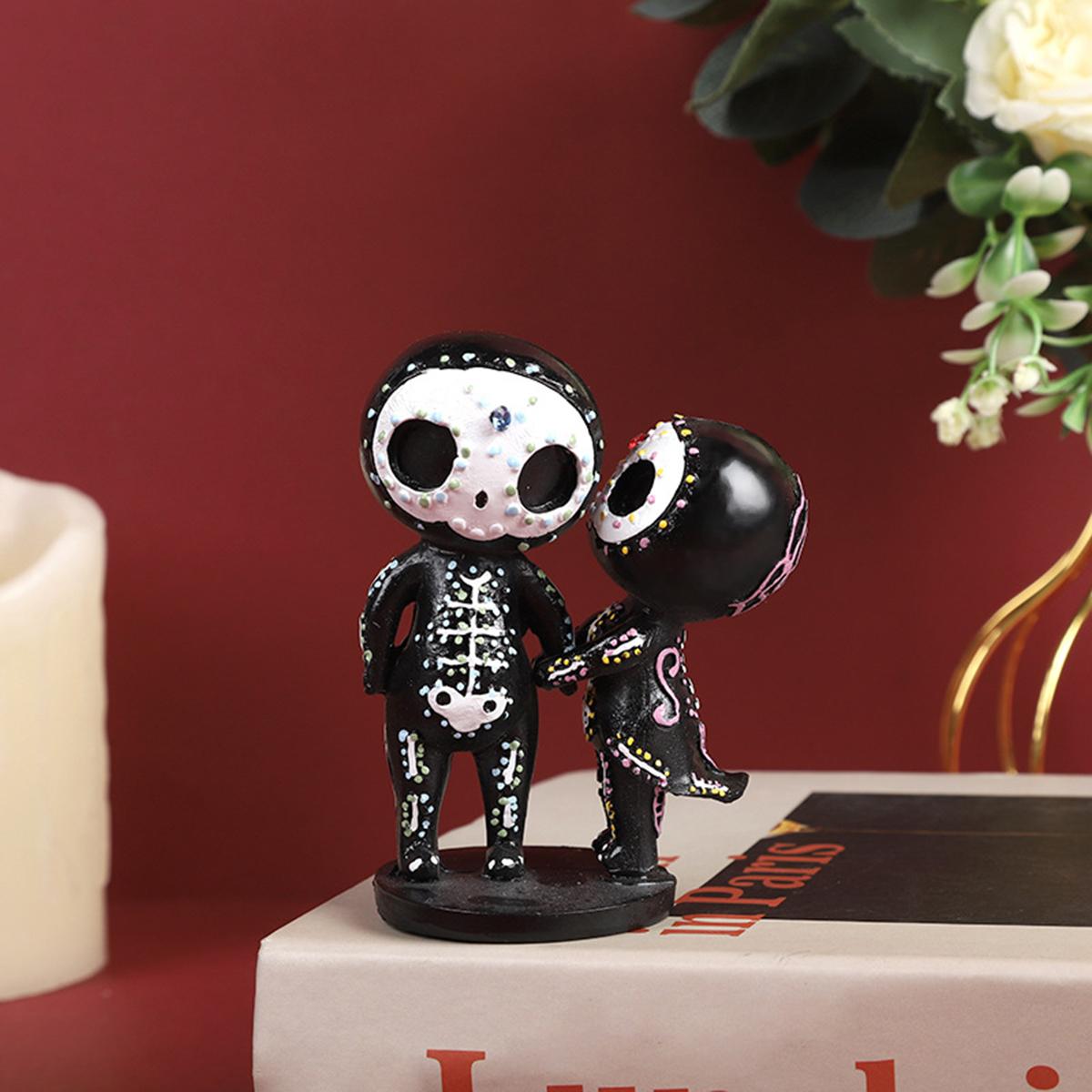 

Painted resin crafts Easter skull couple sculpture ornaments