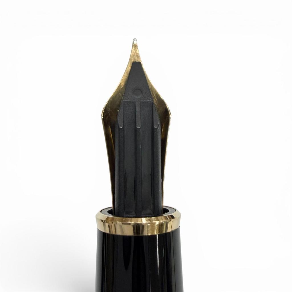 Excellent MONTBLANC fountain pen Meisterstück Classic white star black 14K mens Used