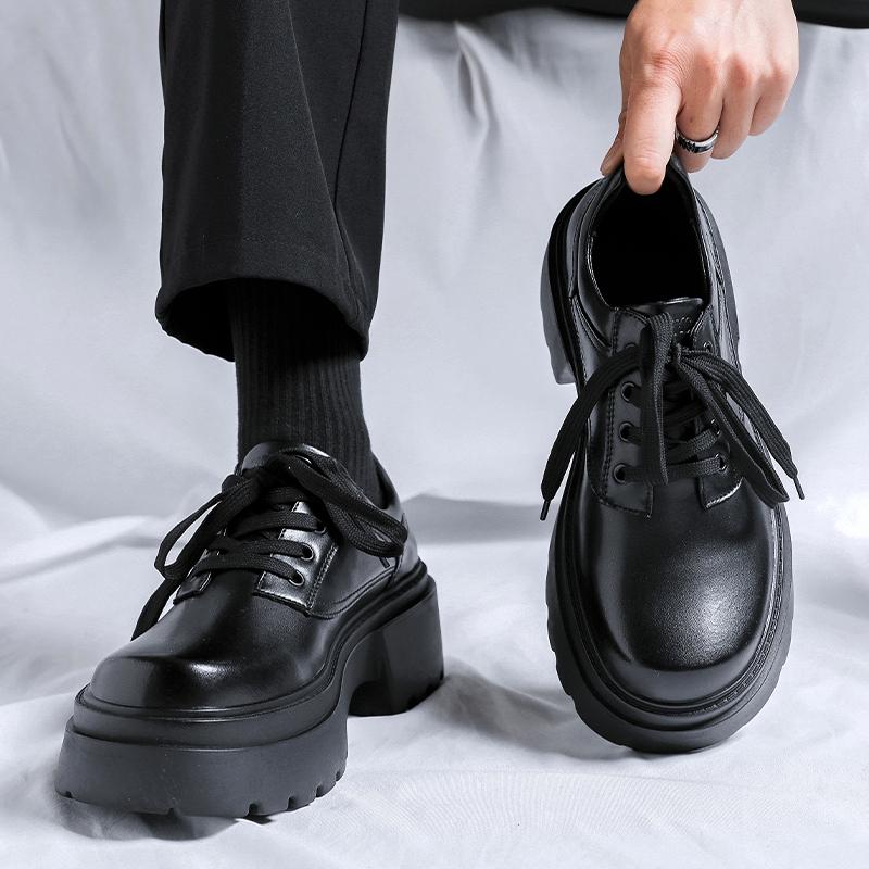 Svarta herrskor med tjock sula av hög kvalitet Mångsidig modedesignerstil Bröllopsfest Utomhusfritid Höjdhöjande skor