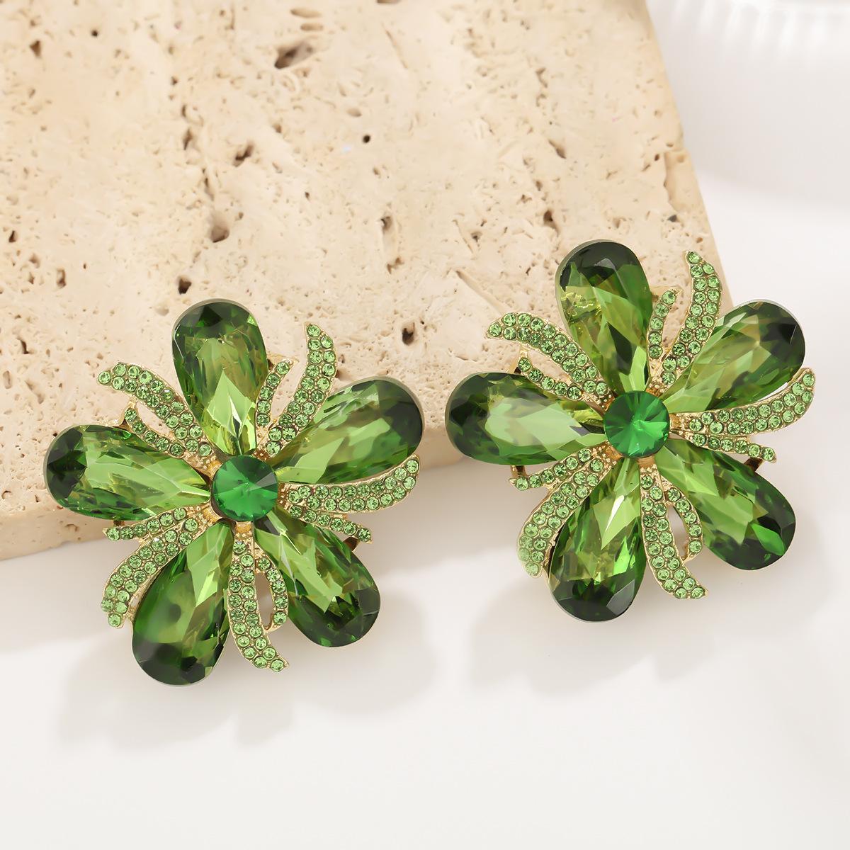 

Minimalist Five Petal Flower Stud Earrings With Full Rhinestones Luxury Elegant Party Dance Jewelry For Women зелений