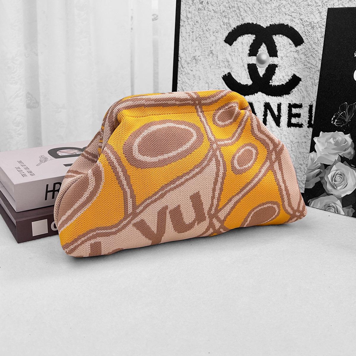 

Versatile Women s Striped Knit Clutch: Large Capacity, Portable, Cloud-Inspired Makeup Bag 30x22x9cm