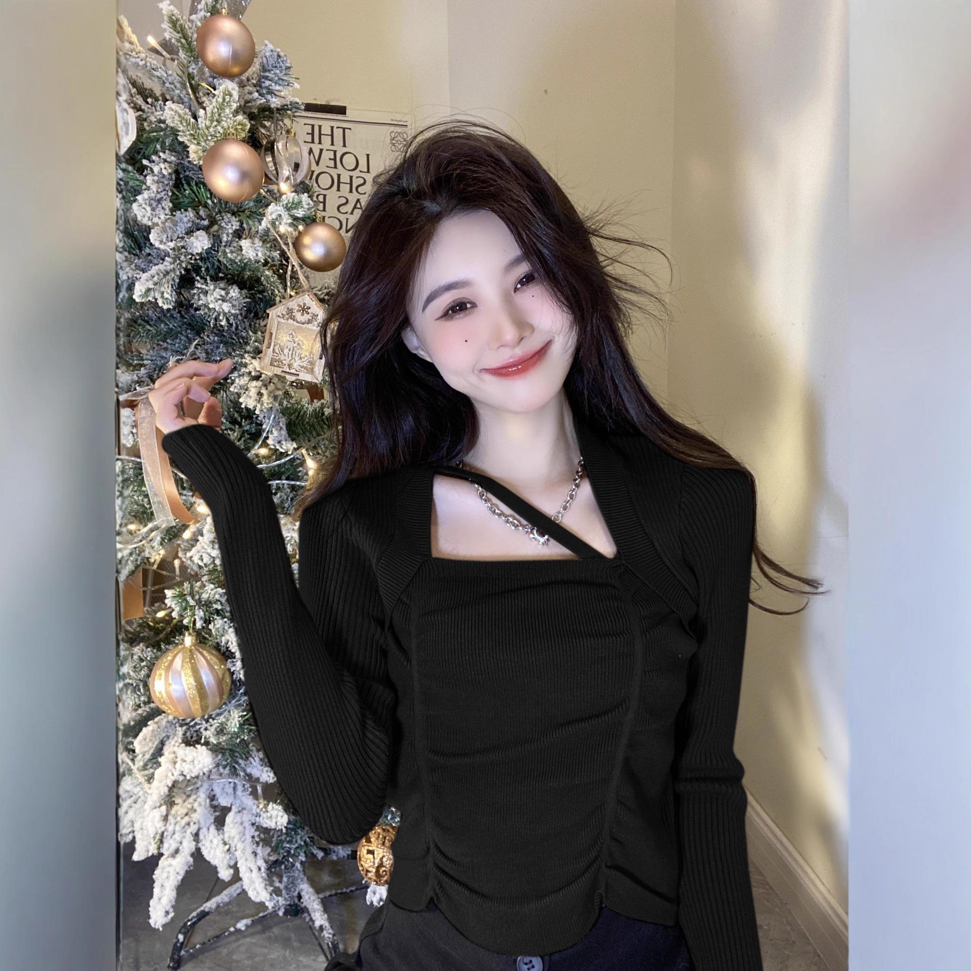 

Pure desire sexy sweet spice girls female niche autumn chic high-end square neck knitted sweater one size fits all чорний