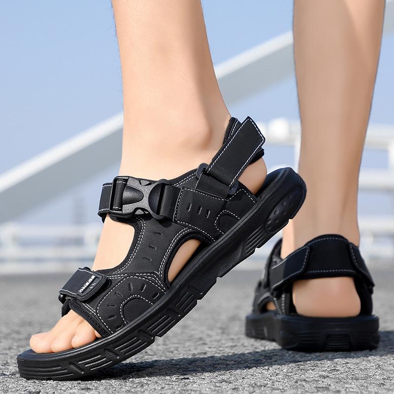 A Pair Of Men'S Sandals, Summer New Trendy Sports Outer Wear, Non-Slip, Wear-Resistant, Soft-Soled Driving Slippers, Beach Shoes For Men