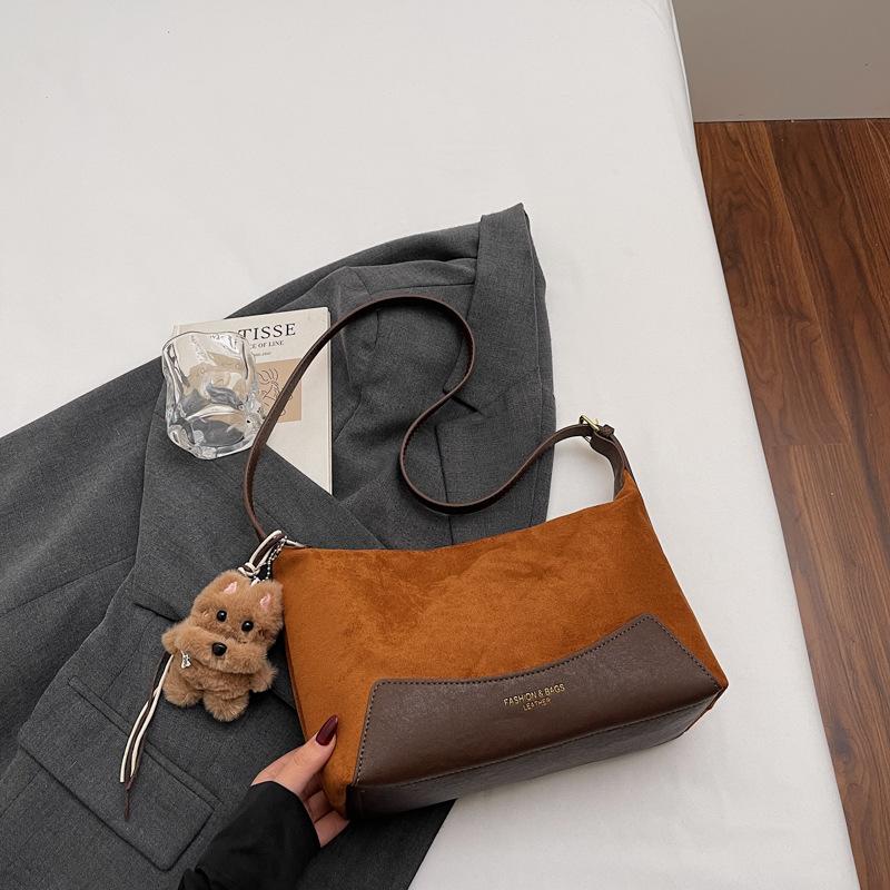 Popular leopard print large-capacity underarm bag, new autumn oblique span bag, niche commuter shoulder bag.