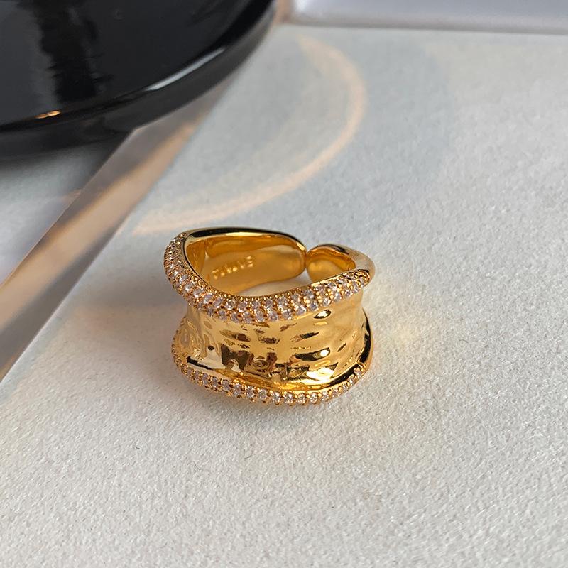 

Wide Chic Copper Band Ring For Women Featuring Irregular Rhinestones Stylish Accessory For Fashionforward Girls J5833