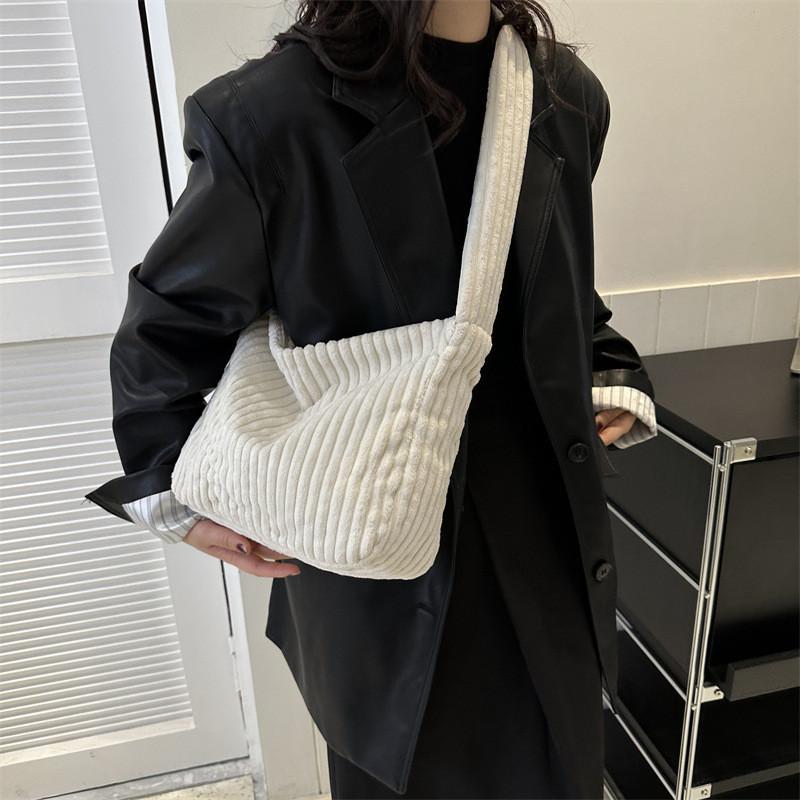 Large Capacity Street Fashion Commuter Shoulder Crossbody Bag For Women 2023 Winter New Simple Plaid Tote Bag