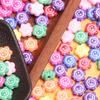 30 Stück 10mm Gemischte Farbe Blume Lächeln Lose Perlen Mode DIY Schmuckzubehör für Armbandherstellung