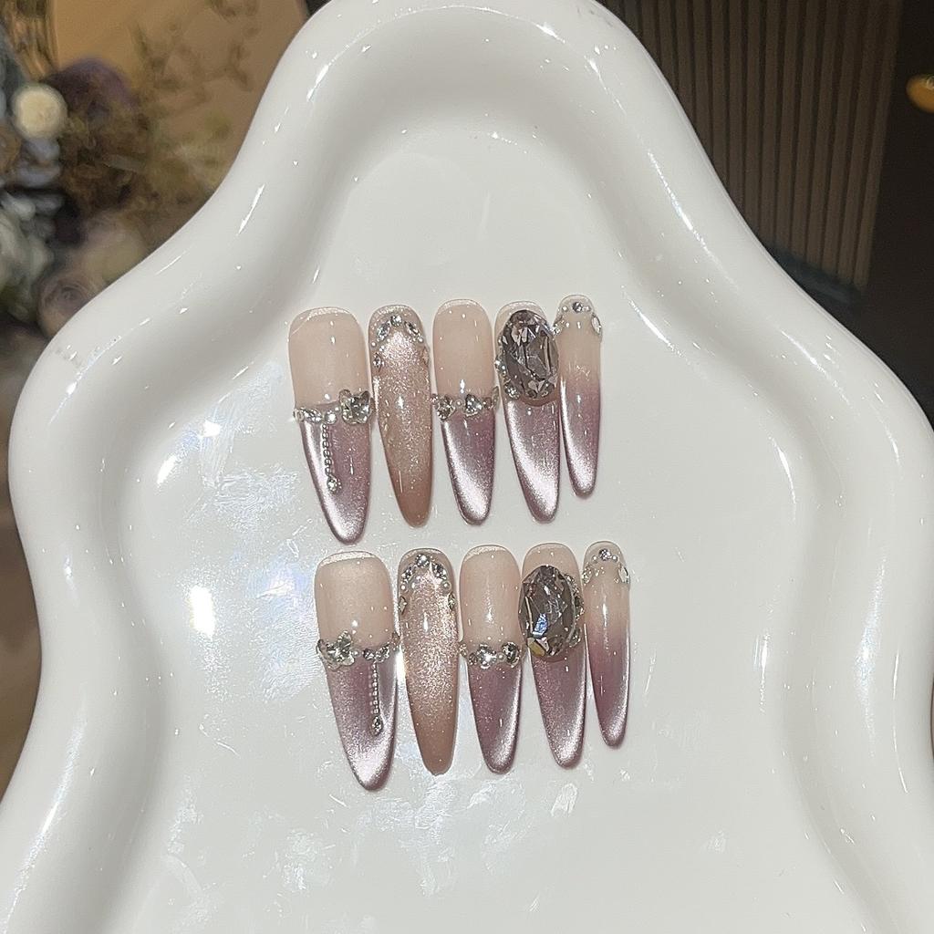 Ice-transparent Purple Grape Pure Handmade Atmosphere and Temperament Show Whiteness and Flash Side Light Cat Eye K9 Wearable Armor