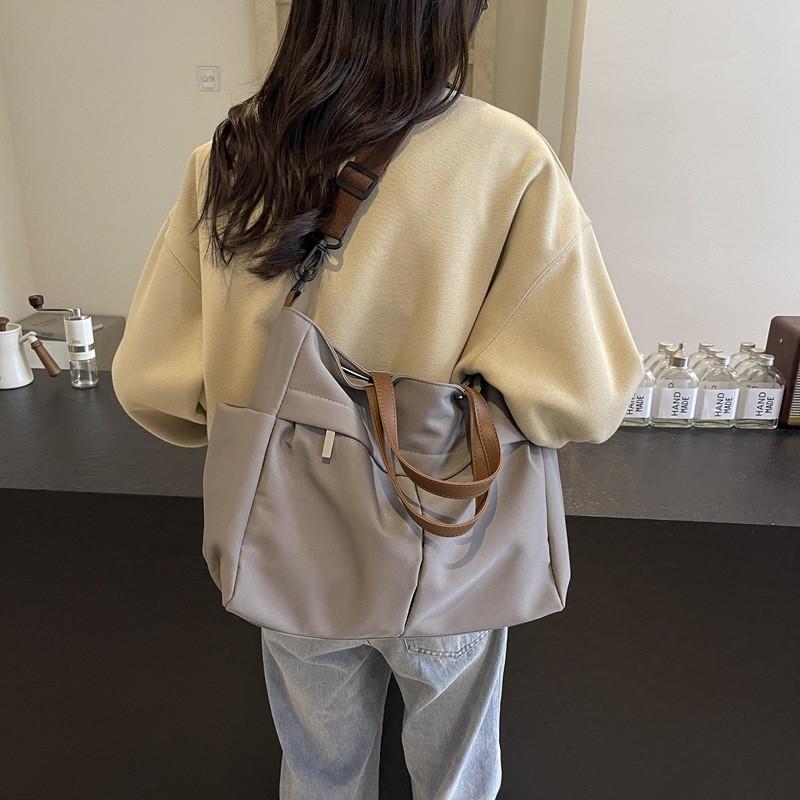 Stylish Nylon Shoulder Bag For Women Large Capacity Tote Business And Casual Use