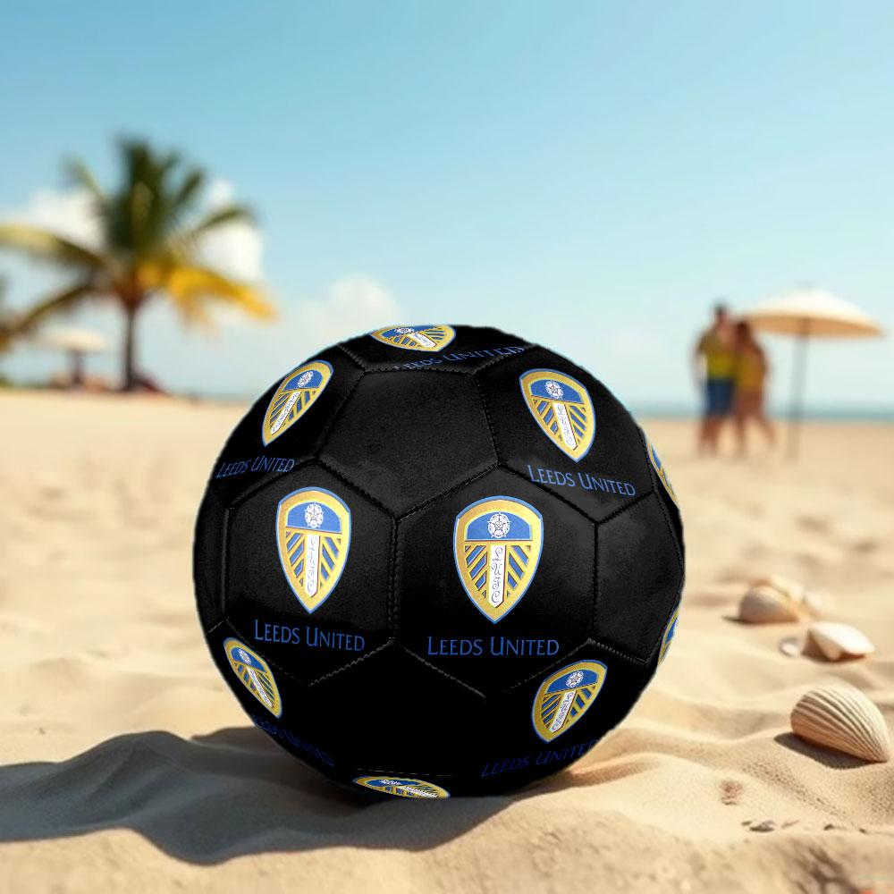 Leeds United AFC Größe 5 Fußball, Maschinengenähtes PVC, Langlebig & Hoher Rückprall, Für Alle Altersgruppen, Fanartikel, Spiele & Außenbereich.