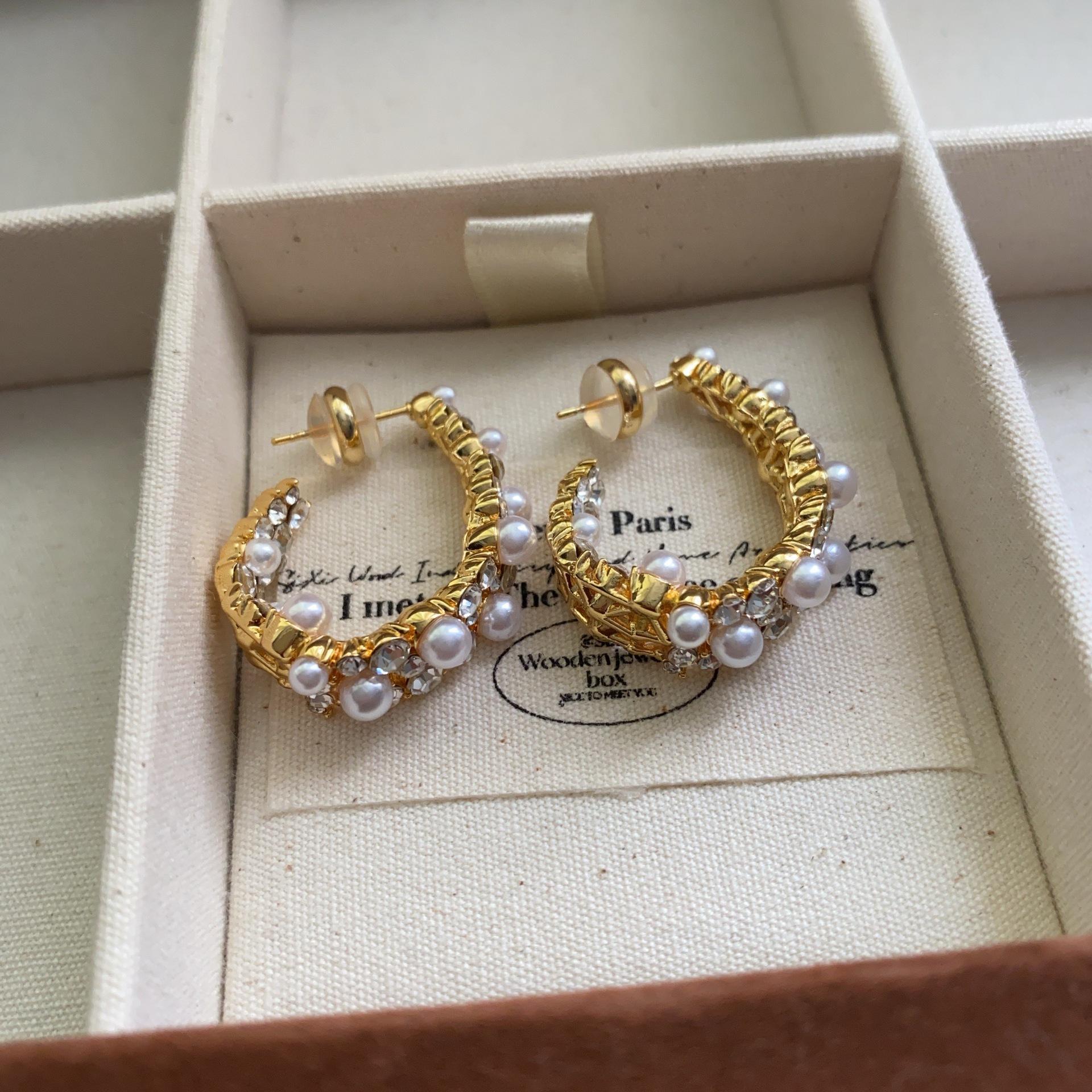 French Retro Style Diamond-Set Pearl C-Shaped Stud Earrings Light Luxury High-End Temperament Earrings 20 Earrings Women
