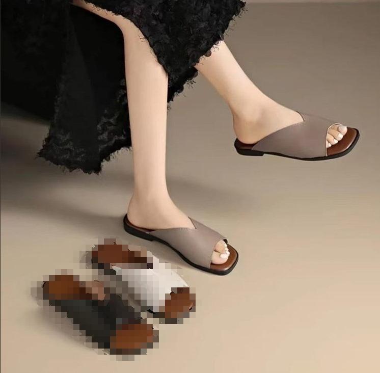 

Корейская версия темпераментных классных тапочек для женщин, которые можно носить летом 2024 года, новые квадратные носы, простые, с плоским дном, с открытым носком, повседневные, односложные тапочки 43 хаки