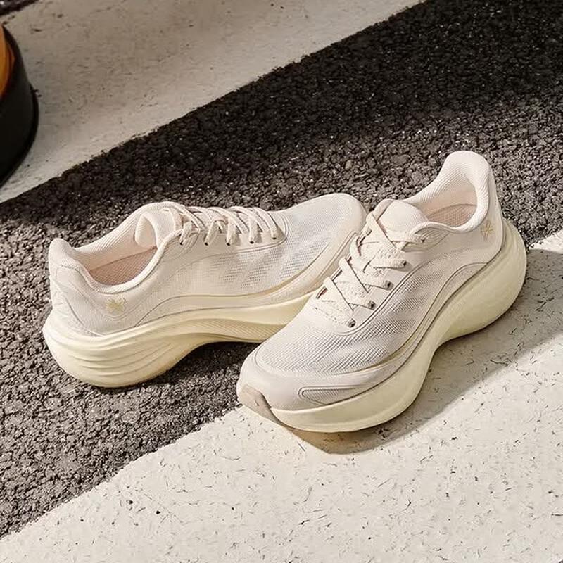 Anta Leaf 7 Women's Running Shoes