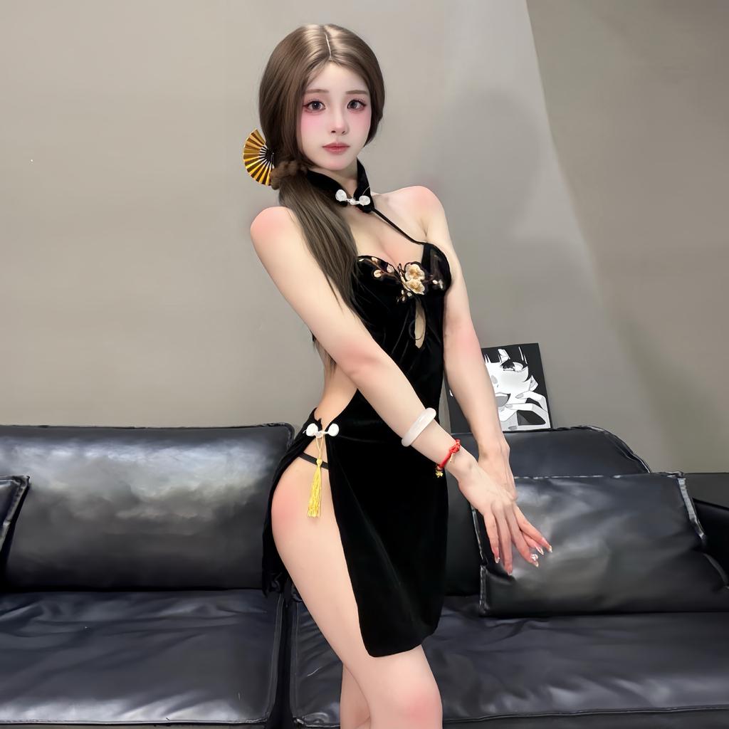 Sexy Underwear Plum Blossom Embroidery High Slit Cheongsam Sexy Naked Back Large Size Classical Velvet Fast-tapping Women