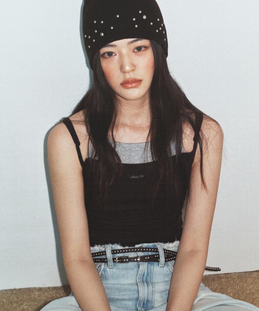 Deuleongkeutegseuteu Rivet Beanie Black