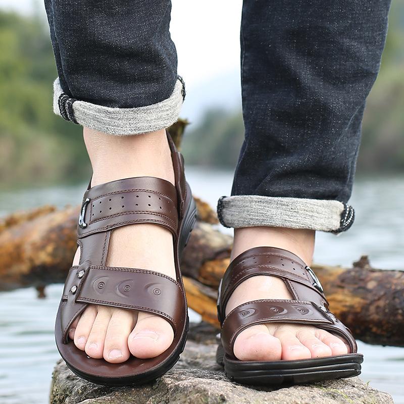 Men's New Slippers Leather Summer Sandals Casual Beach Shoes Cowhide Sandals Non-slip Slippers Fashionable and Convenient