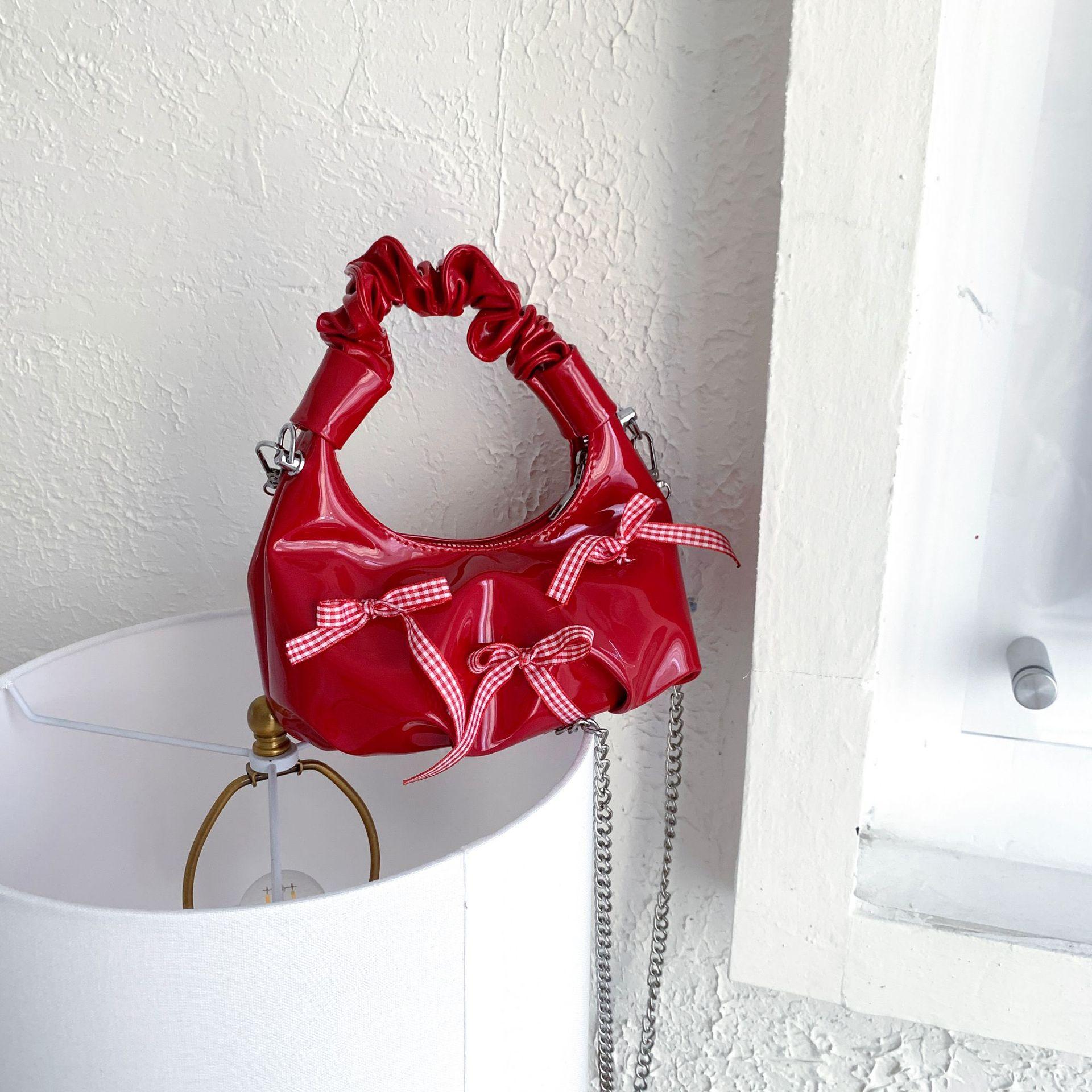 

Нишевая плиссированная сумка-подушка 2025 весна новая милая сумка под мышкой с бантом модная сумка через плечо красный