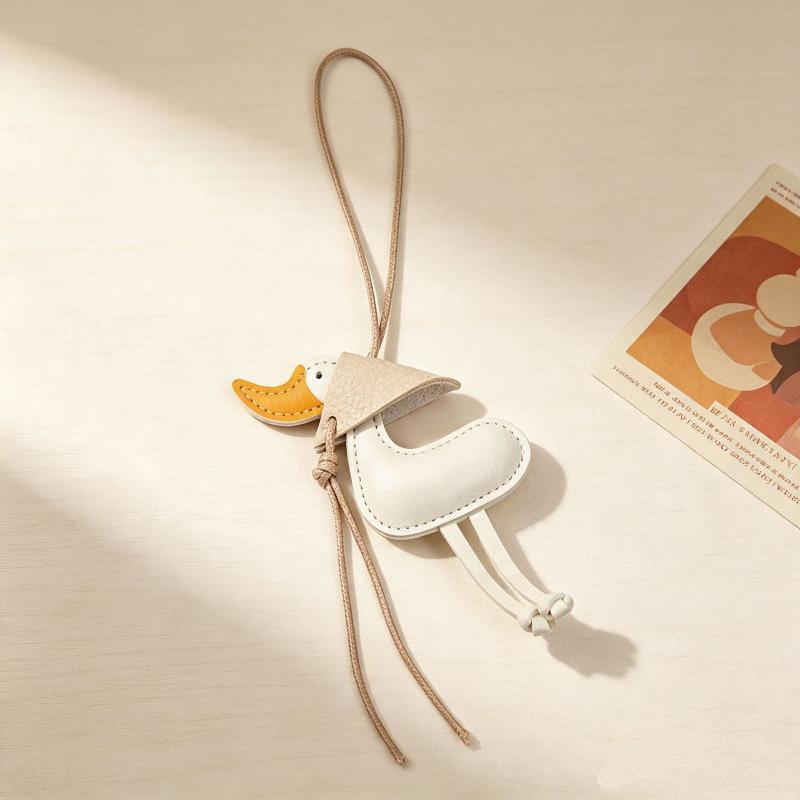 1Pcs Cartoon Car Keyring Pu Duck Keychain Leather Material Yellow Duck Pendant Lightweight Hanging Rope Handbag Accessory