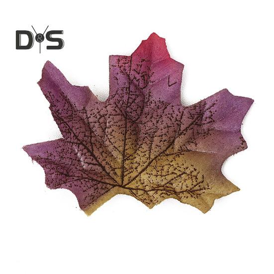 50Pcs Artificial Maple Leaf Realistic Cloth Autumn Leaves Indoor Outdoor Halloween Fall Harvest Thanksgiving Festival Wedding Party Decoration