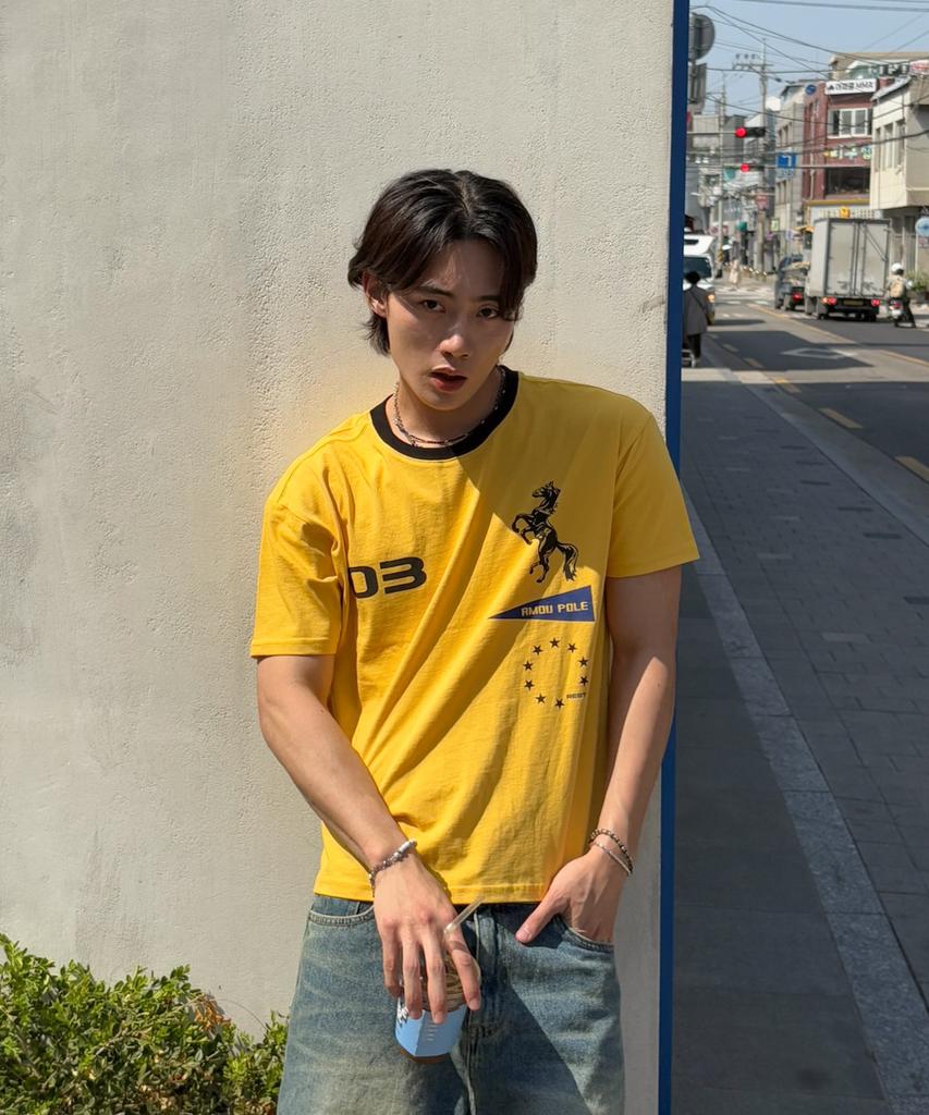 AMOU Sporty Horse Half T-Shirts Yellow
