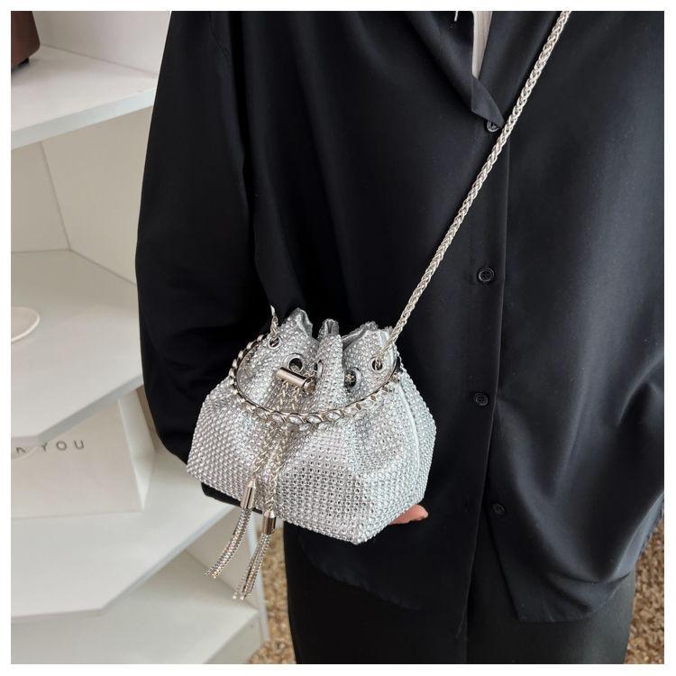 Fashion Solid Color Rhinestone Decoration Women Casual Shoulder Chain Bag For Street Style Womens Fashion
