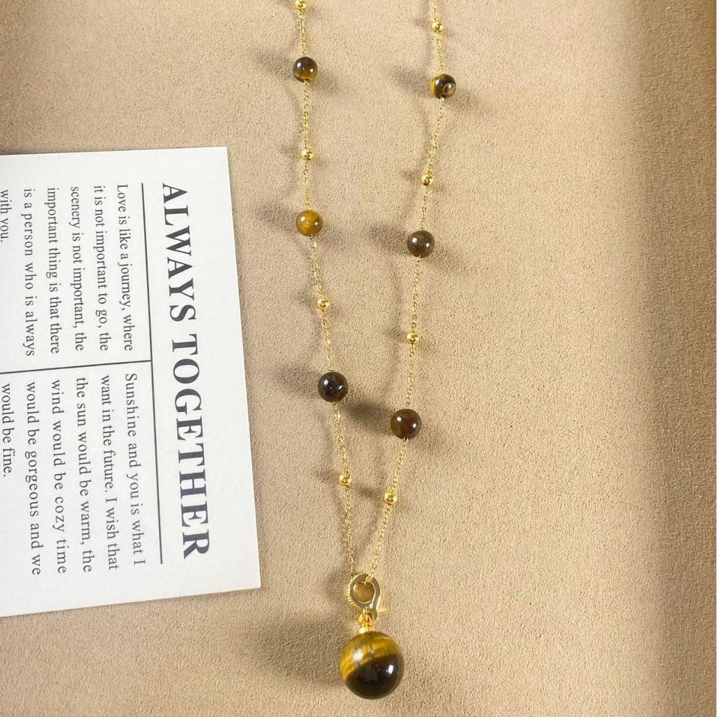 French Tiger's Eye Pendant Necklace for Women, Elegant and Exquisite, Light Luxury with a High-End Feel, Maillard Sweater and Collarbone Chain.
