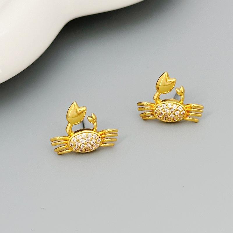 Design Fashionable Earrings Ocean Wind Small Crab Temperament Simple Stud Earrings