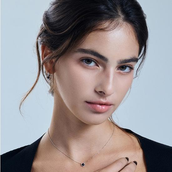 METROCITY JEWELRY La Rosa Sterling Silver Vita Örhängen A253SE0463WPF