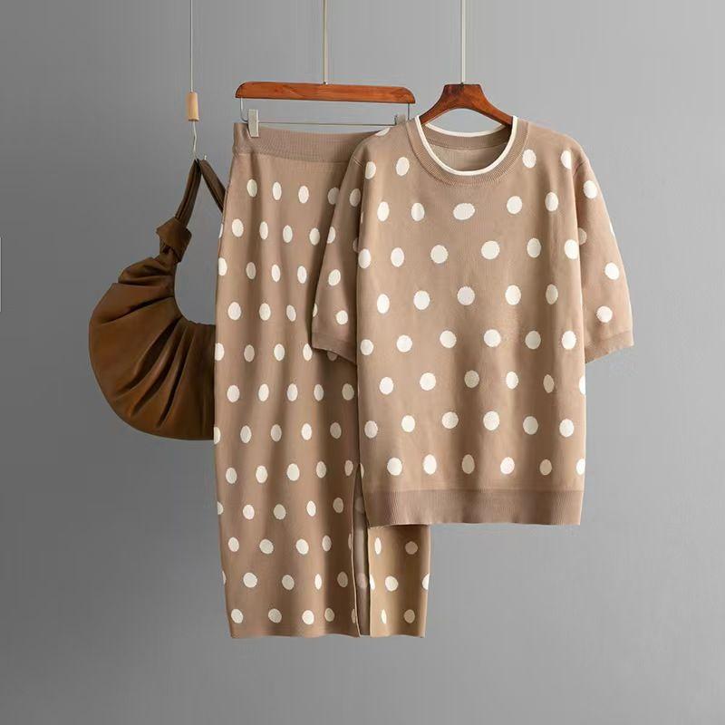 

Fashion Style New Arrival Knitted Short-Sleeved Shirt Skirt Two-piece Set Knitted Top and Skirt Set Khaki One size