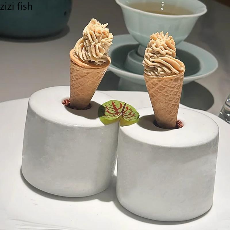 Pure White Ceramic Dessert Dish Creative Sweet Cone Holder Cylindrical Snack Sushi Dish Restaurant Molecular Cuisine Tableware