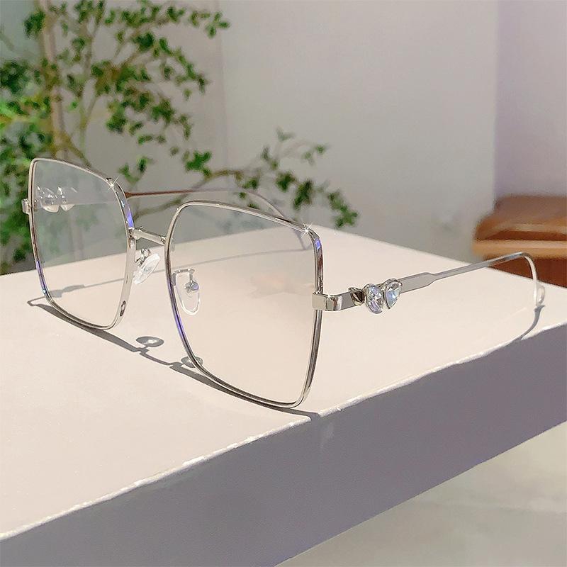 

Luxury Brand Designer Square Sunglasses Women For Female Popular Sun Glasses Vintage Punk Big Frame Metal Diamond Shades Uv400