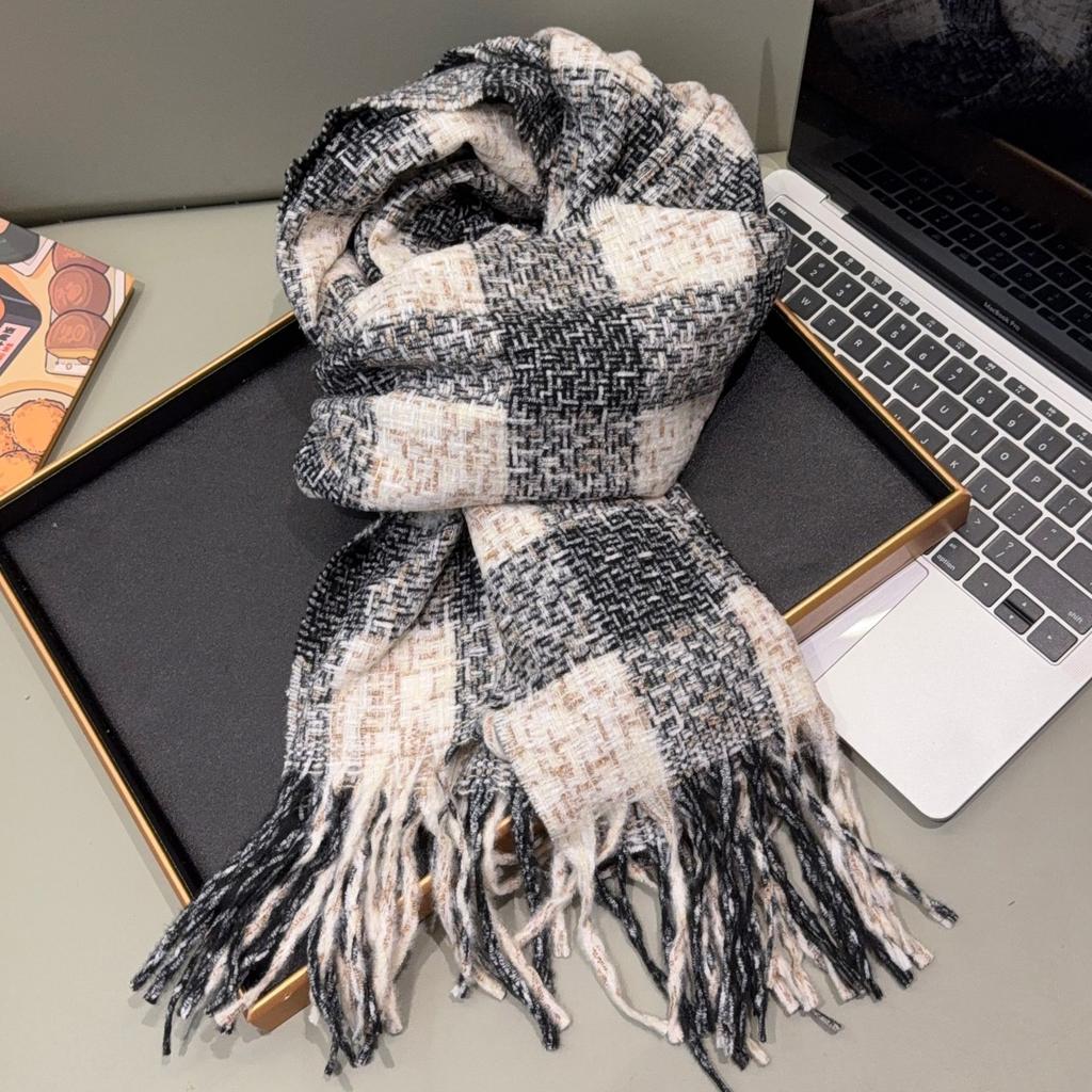 Korean Atmosphere Winter Scarf Women's New Contrasting Colors Sweet Plaid Versatile Neck Protector Thickened Cold-proof Shawl Scarf