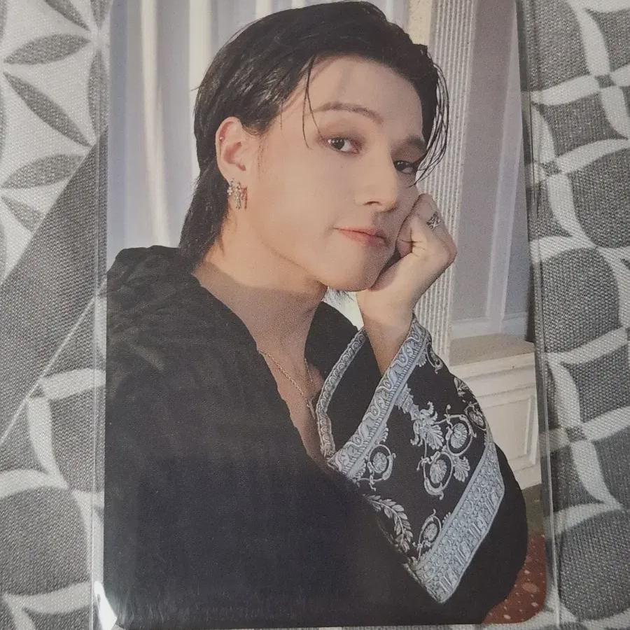 

Брелок для ключей Ats Wooyoung Pop-up Mirror Foca Golden Hour Часть 2 Aonmarty