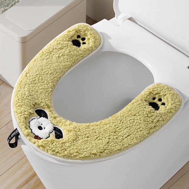 Creative Puppy Keeps Warm in Winter, Cute At Home, Anti-fouling Toilet Mat with Handle