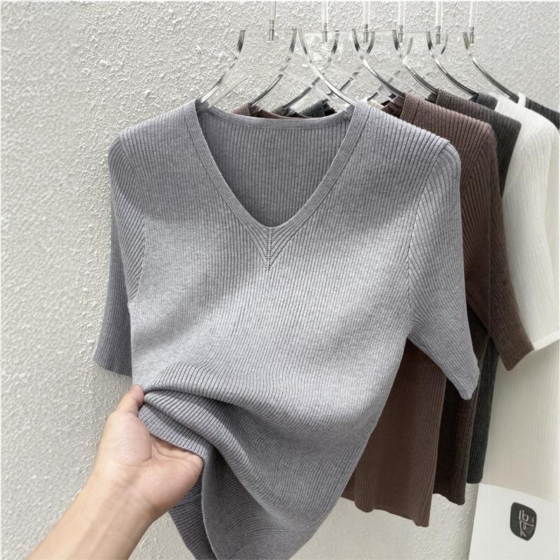 Summer New V-neck Slim-fit Knitted Bottoming Shirt Women's Front Shoulder Gray Five-quarter Sleeve Top Thin