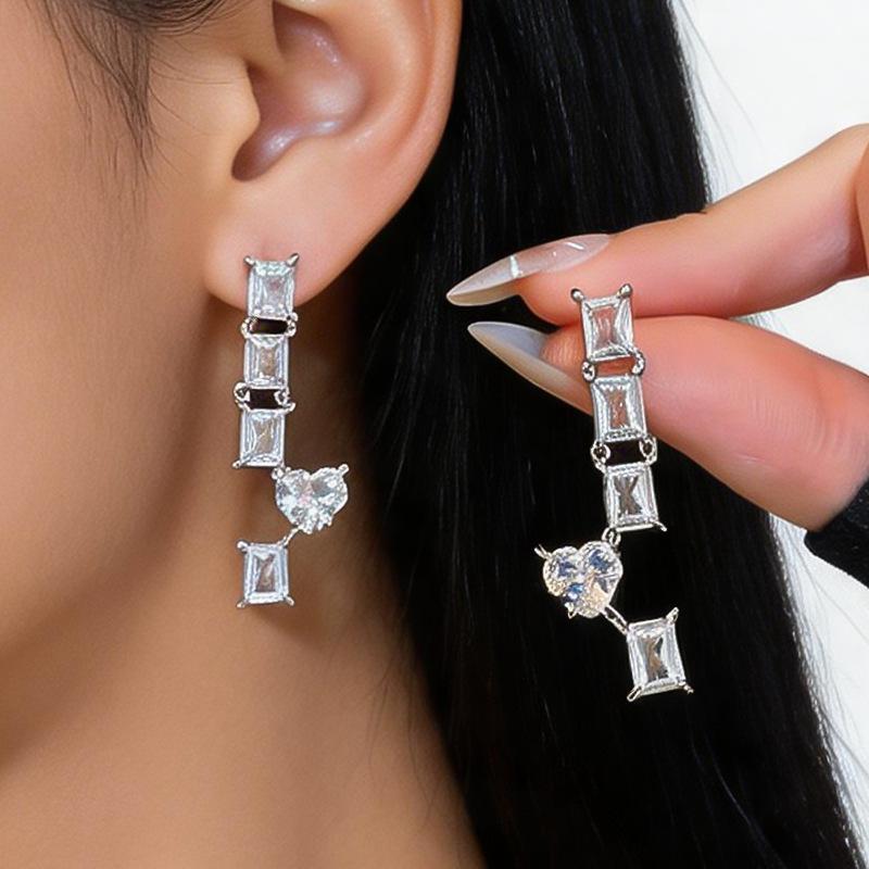 Silver Zircon Inlaid Square Heart Stud Earrings – Elegant European & American Style Niche Fashion.